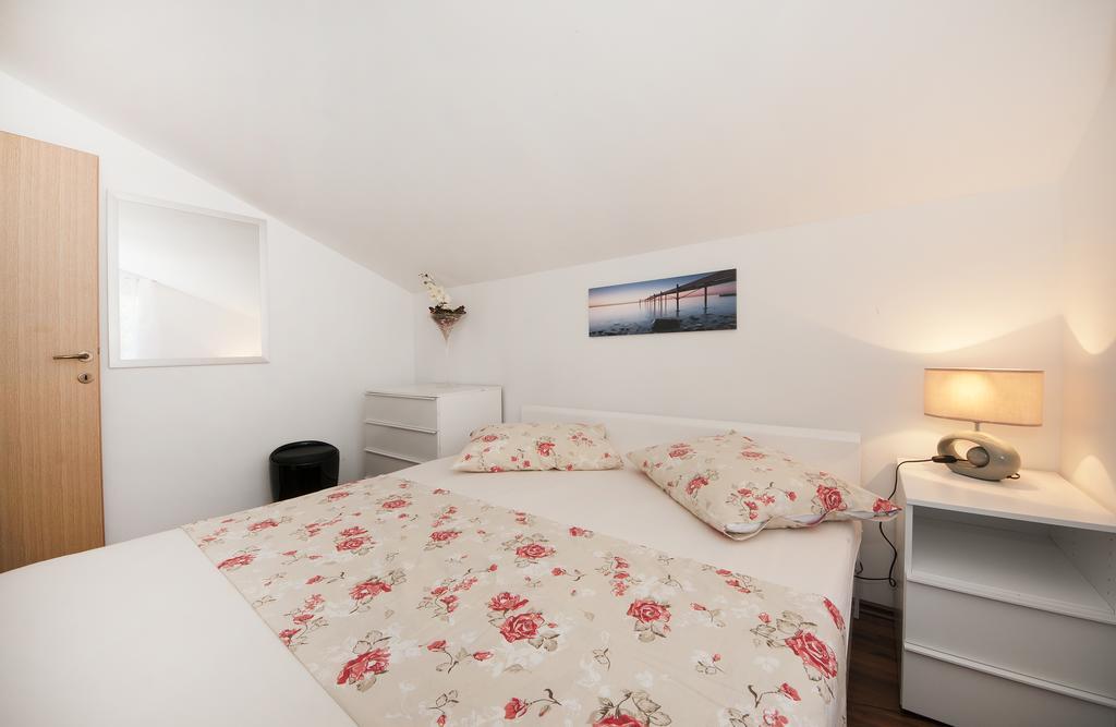 Guest House Loranum Sevid Zimmer foto