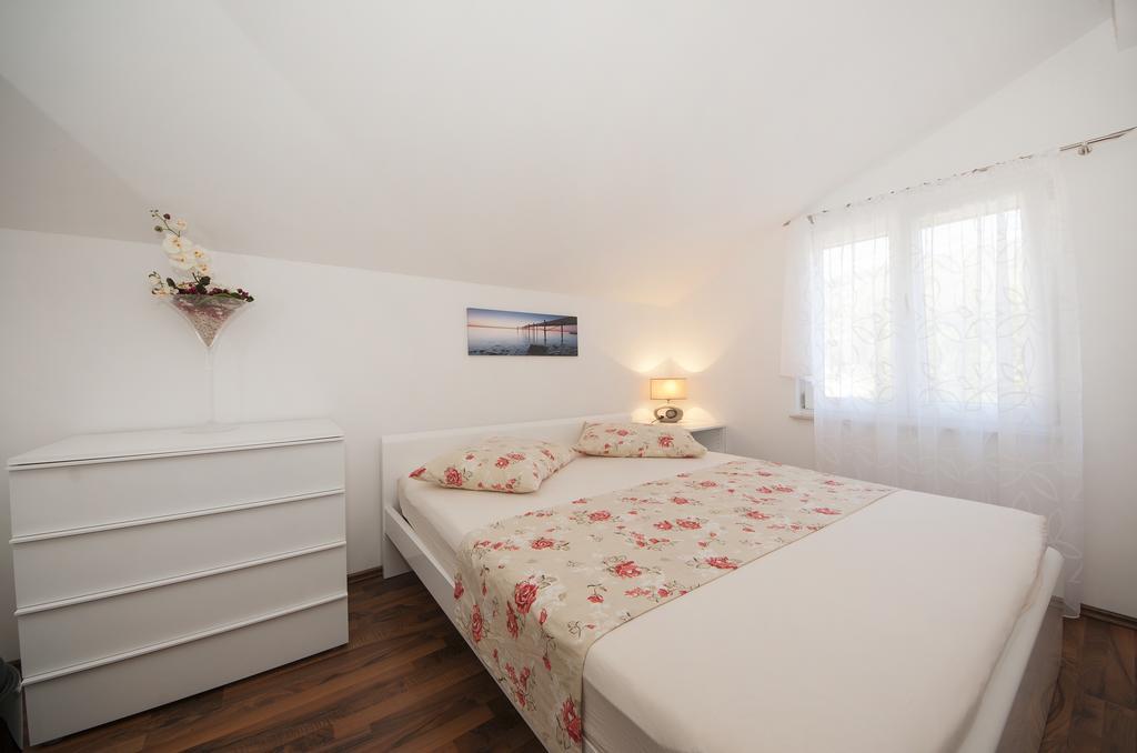Guest House Loranum Sevid Zimmer foto