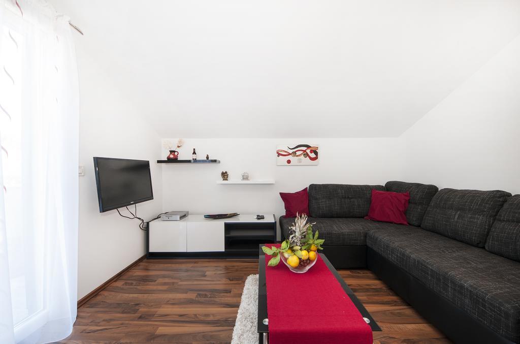 Guest House Loranum Sevid Zimmer foto