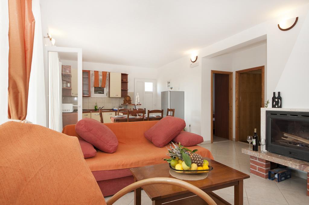Guest House Loranum Sevid Zimmer foto