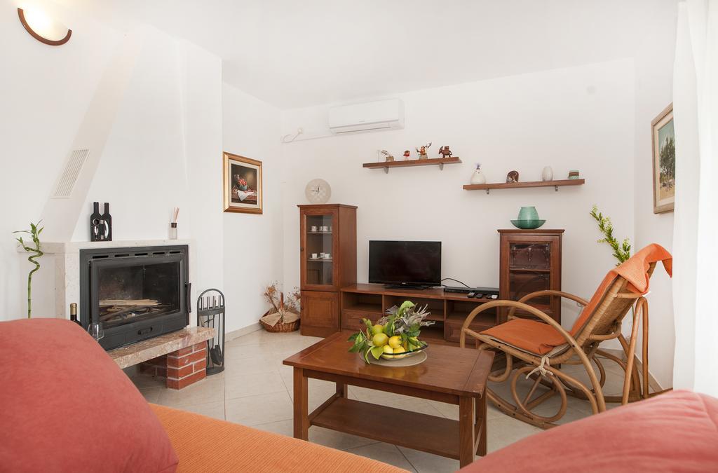 Guest House Loranum Sevid Zimmer foto